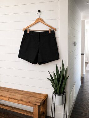 GAP Ladies Size 8R Tailored Black Shorts NWT